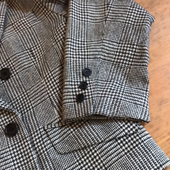 Peabody House Short double breasted blazer an Pencil skirt with belt size 9/10. - Picture 4 of 14